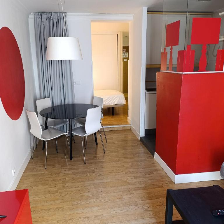 Apartamento en Huertas - One-Bedroom Apartment - 2