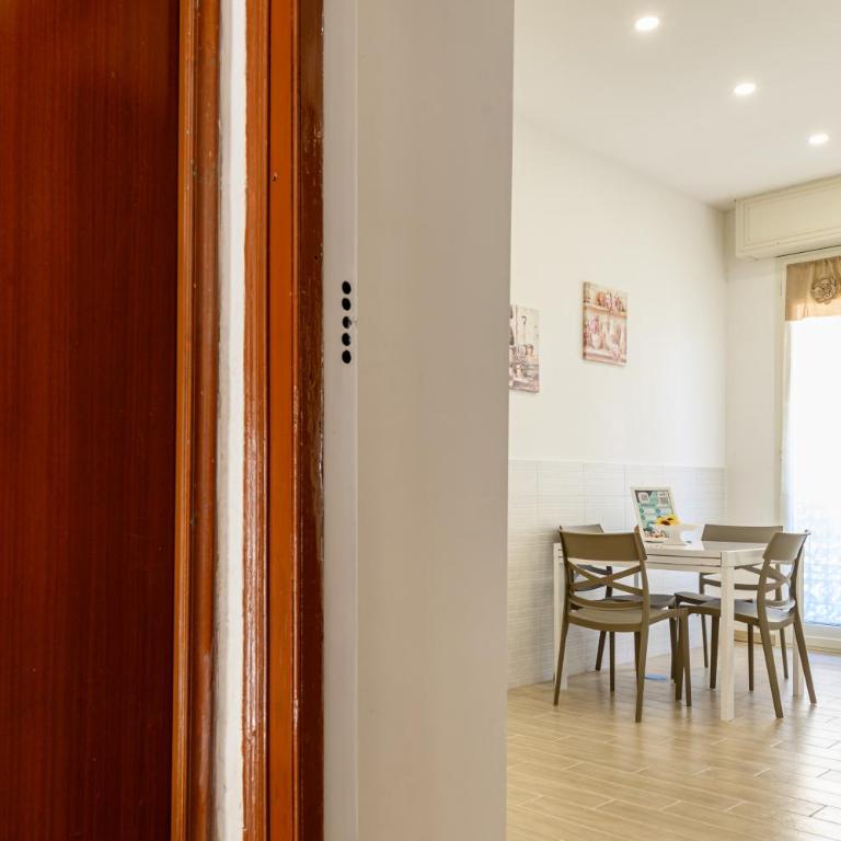 Domus Romeo - Double Room with Private Bathroom - 24