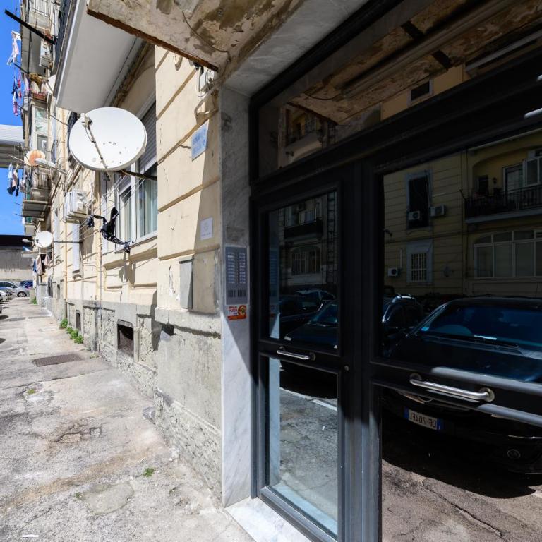 Domus Romeo - Double Room with Private Bathroom - 37