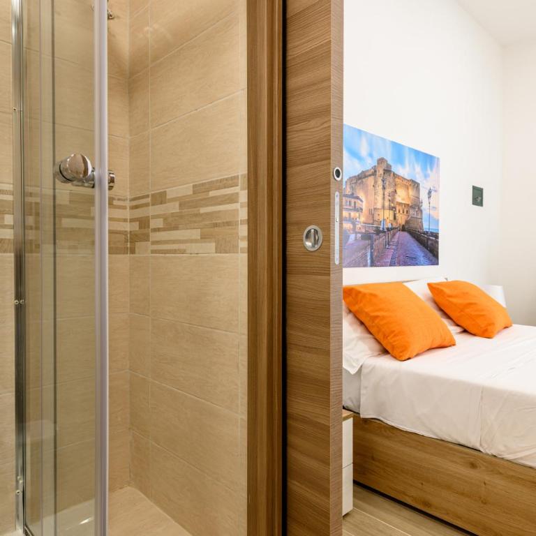 Domus Romeo - Double Room with Private Bathroom - 9