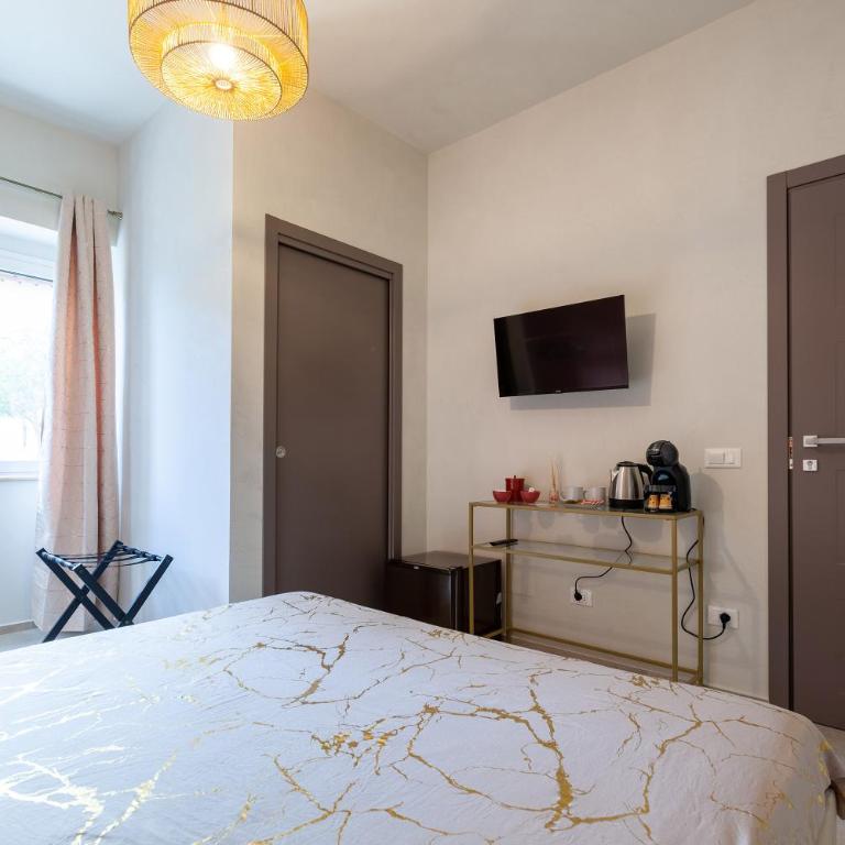 Malva Rooms - Camera Matrimoniale con Bagno Privato - 13