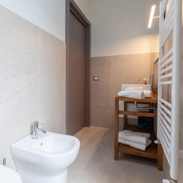 Malva Rooms - Camera Matrimoniale con Bagno Privato - 16