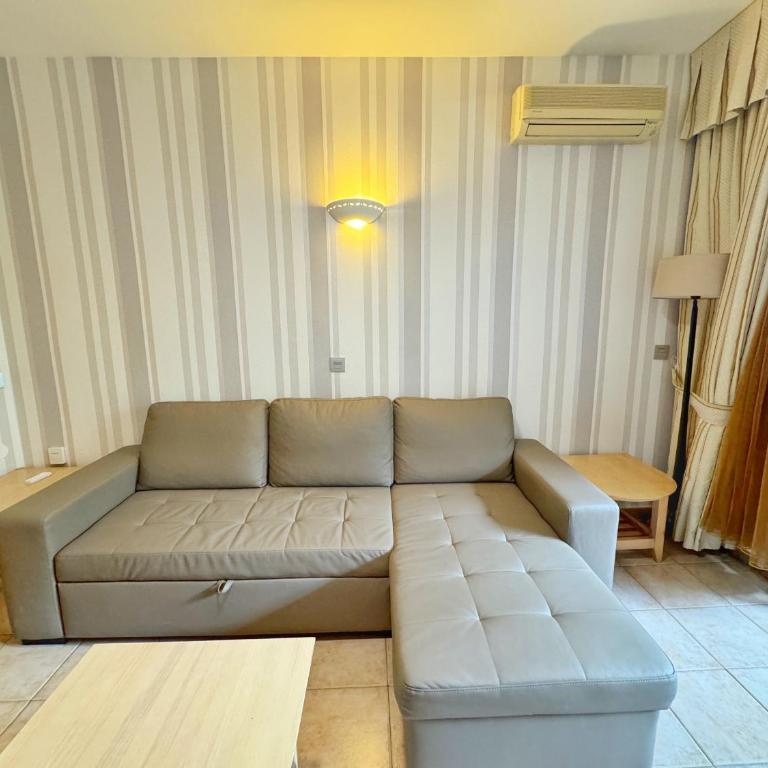 797 Holiday Rentals- Precioso piso con vistas al jardin en Benalbeach - One-Bedroom Apartment - 7