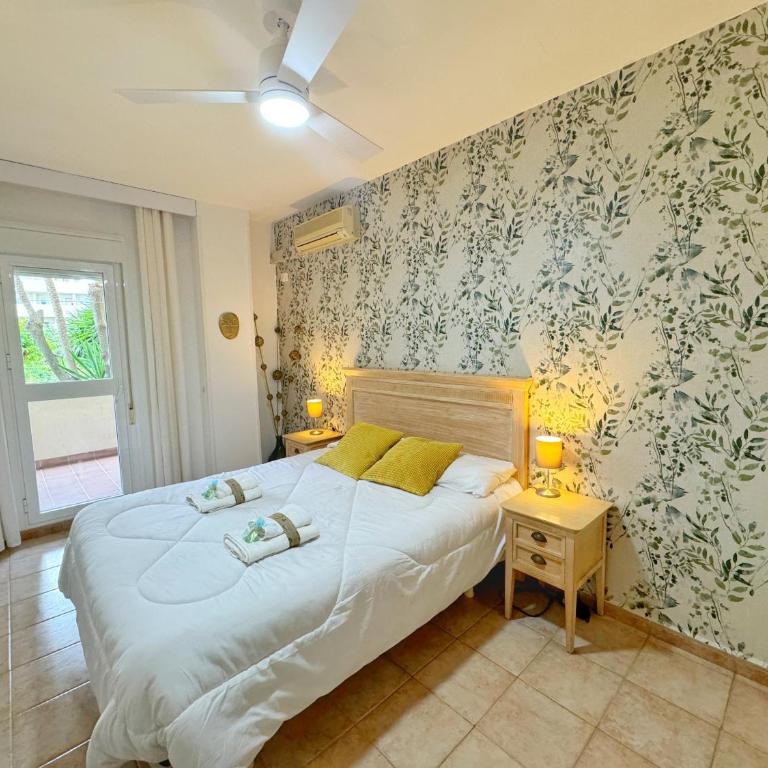 797 Holiday Rentals- Precioso piso con vistas al jardin en Benalbeach - One-Bedroom Apartment - 14