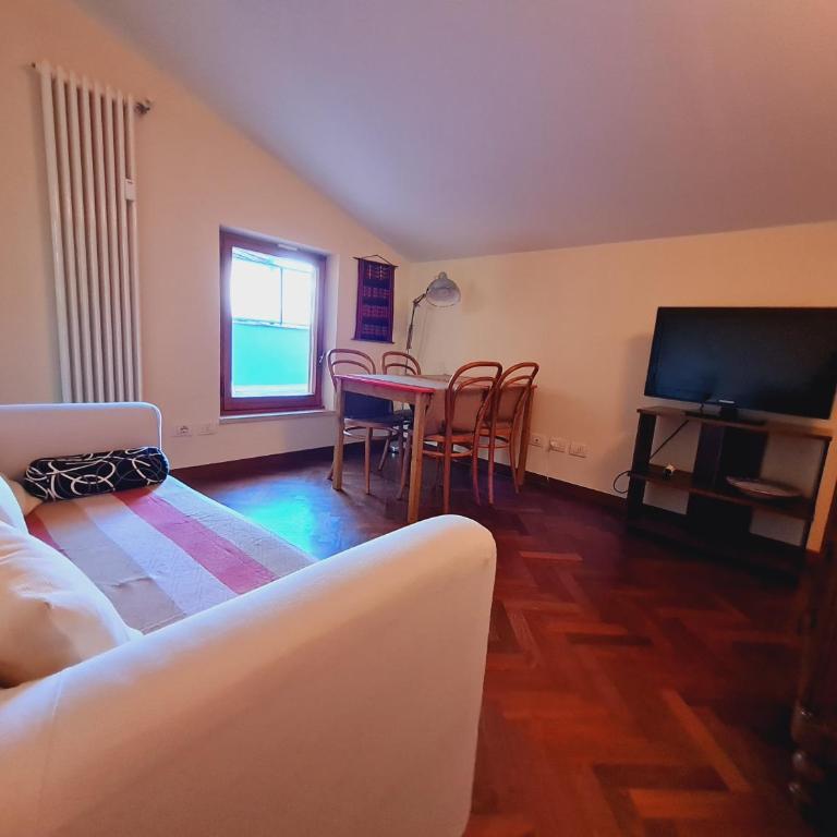 Mansarda luminosa e confortevole - Appartamento con 1 Camera da Letto e Terrazza - 2