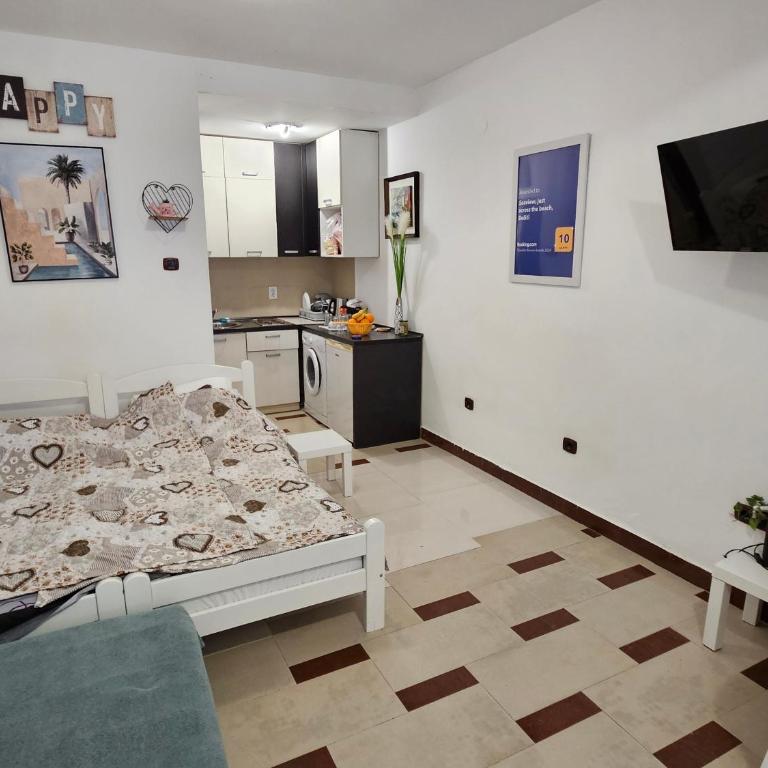 Seaview, just across the beach, Bečići - One-Bedroom Apartment - 7