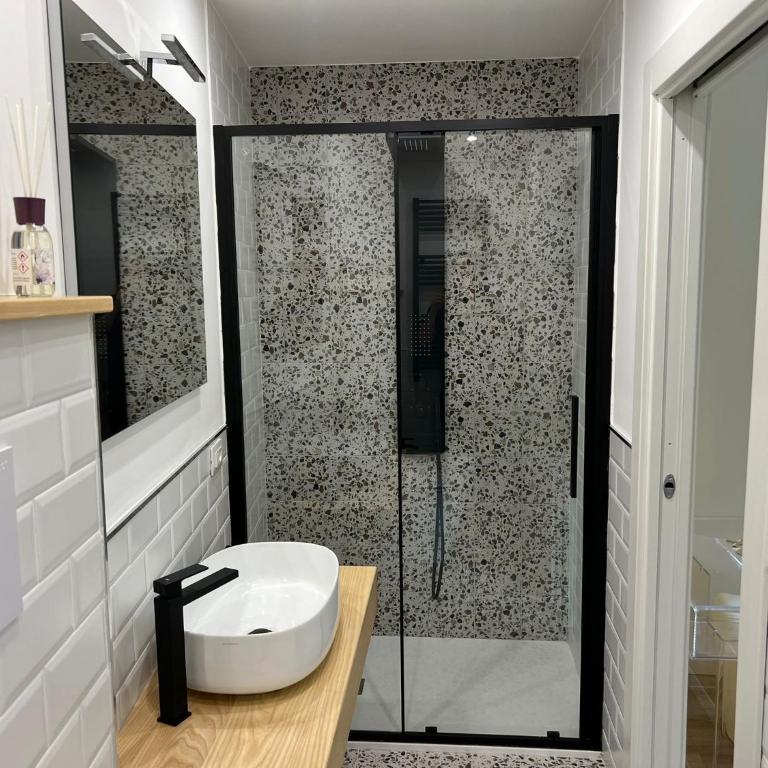 Roma Furio Camillo Holiday Home - Chambre Double avec Salle de Bains Privative - 10