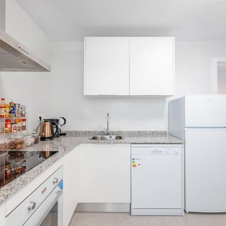 New Chic apartment walk to beach Estepona RDR387 - Apartamento de 2 dormitorios - 20