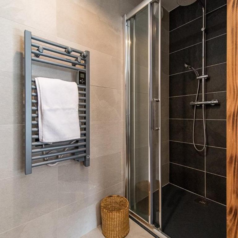 Bel appartement 6 personnes avec deux terrasses ensoleillées au coeur du village - Appartement avec Terrasse - 12