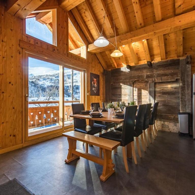 Chalet de charme 11 personnes proche du centre du village - Chalet - 11