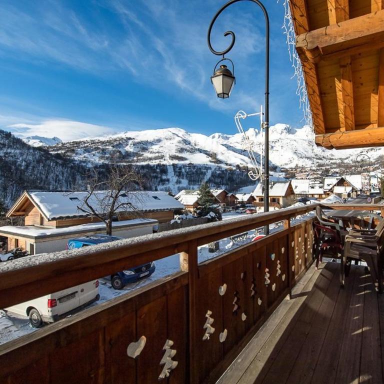 Chalet de charme 11 personnes proche du centre du village - Chalet - 13