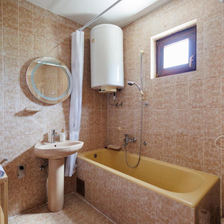 Guest House Fiona - Two-Bedroom Apartment - 16