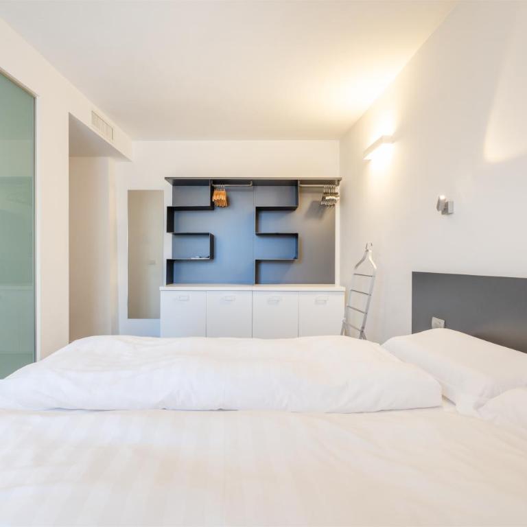 On The Rock - Suite - 19