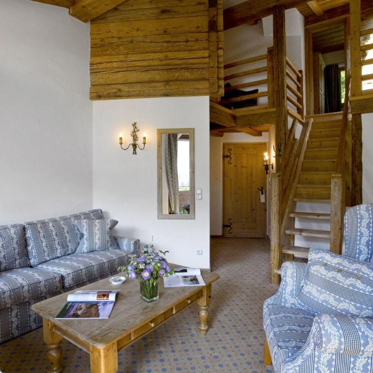 LANIG Hotel Resort&Spa - Wellness und Feinschmeckerhotel - family owned and managed - Suite mit Bergblick - 1