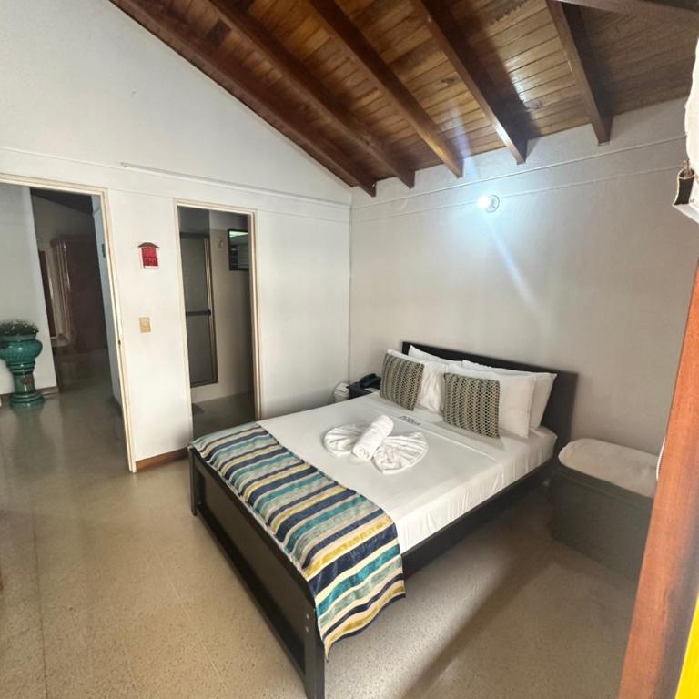Hotel Guatatur - Habitación Doble Deluxe - 9