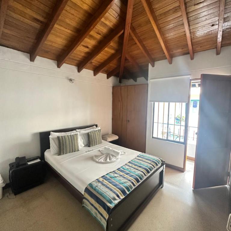 Hotel Guatatur - Habitación Doble Deluxe - 10