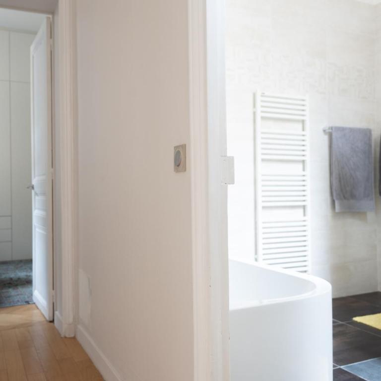 Spacieux appartement de luxe (280 m2) dans un quartier prestigieux de Paris (XVI) - Appartement - 6