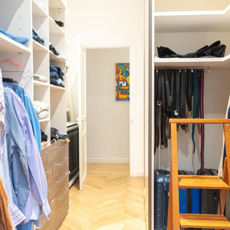 Spacieux appartement de luxe (280 m2) dans un quartier prestigieux de Paris (XVI) - Appartement - 7