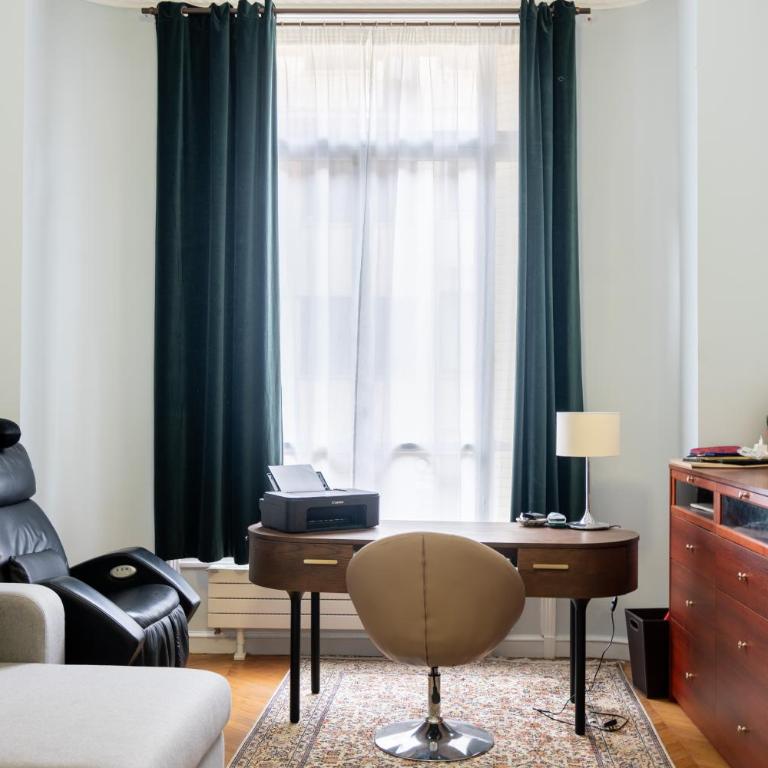 Spacieux appartement de luxe (280 m2) dans un quartier prestigieux de Paris (XVI) - Appartement - 10
