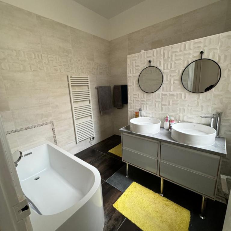Spacieux appartement de luxe (280 m2) dans un quartier prestigieux de Paris (XVI) - Appartement - 15
