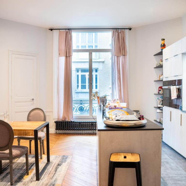 Spacieux appartement de luxe (280 m2) dans un quartier prestigieux de Paris (XVI) - Appartement - 18
