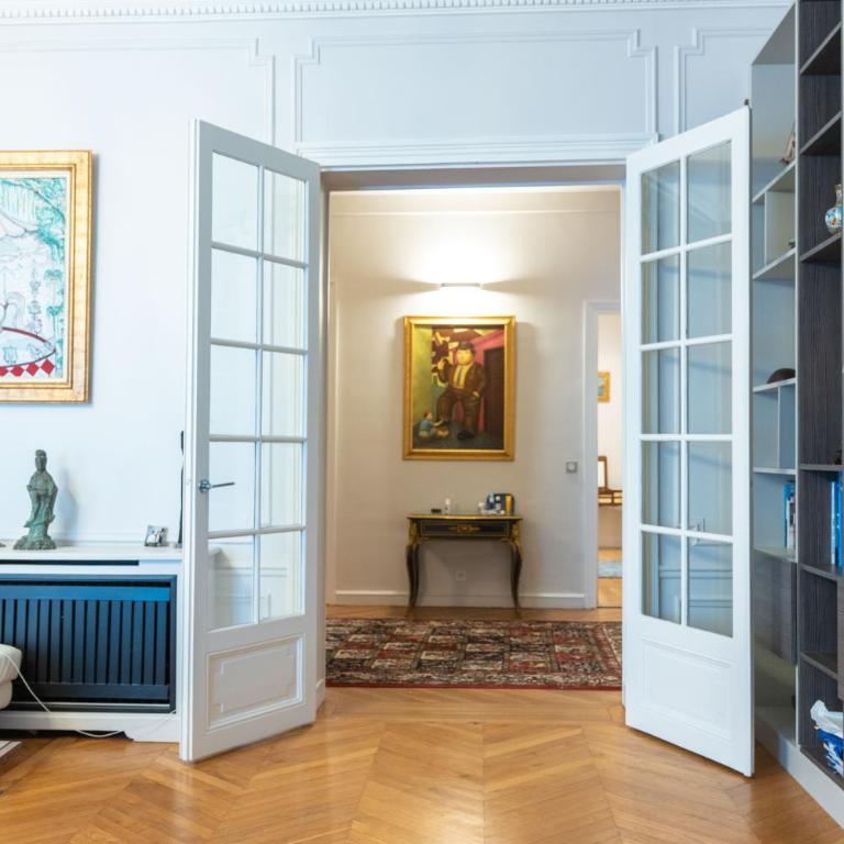 Spacieux appartement de luxe (280 m2) dans un quartier prestigieux de Paris (XVI) - Appartement - 32