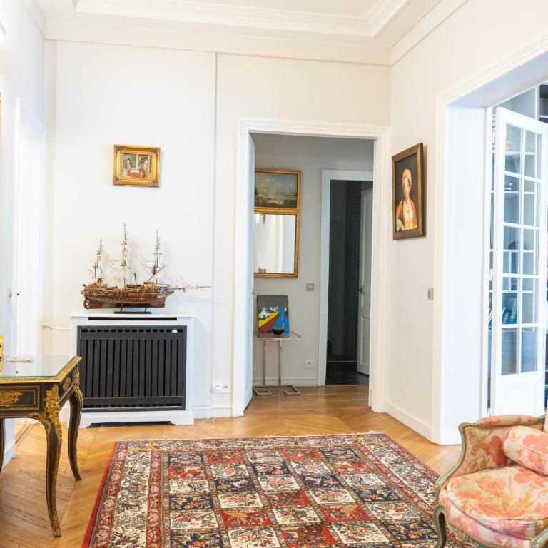 Spacieux appartement de luxe (280 m2) dans un quartier prestigieux de Paris (XVI) - Appartement - 39