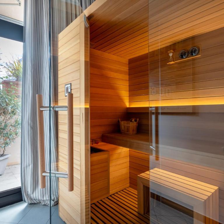 Snob Luxury Suite - Junior Suite with Sauna - 25