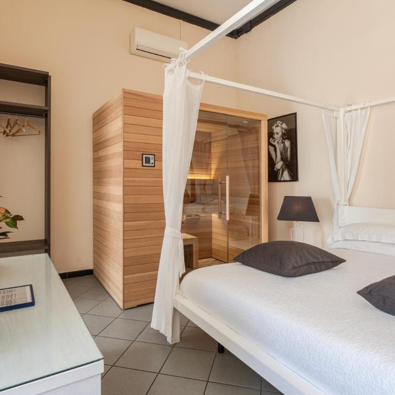 Snob Luxury Suite - Junior Suite with Sauna - 26