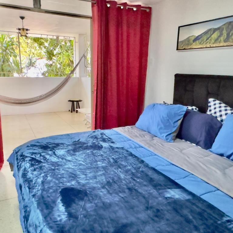 Apartamento Único en Caracas 3 habitaciones, 3 baños, terrazas, hamaca, estacionamiento, smartv, wifi y una decoración brutal estilo Art Déco - Moderno - Deluxe Apartment - 13