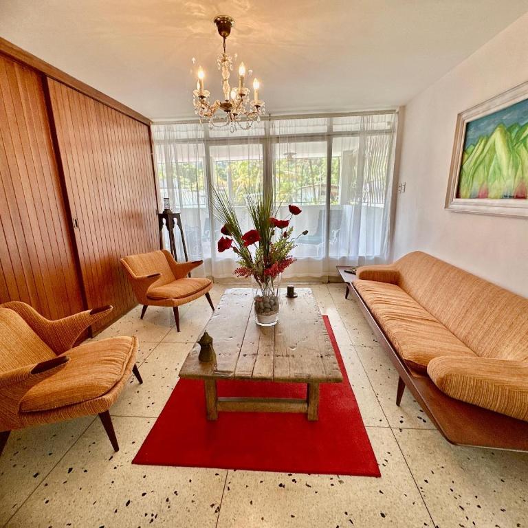 Apartamento Único en Caracas 3 habitaciones, 3 baños, terrazas, hamaca, estacionamiento, smartv, wifi y una decoración brutal estilo Art Déco - Moderno - Deluxe Apartment - 50