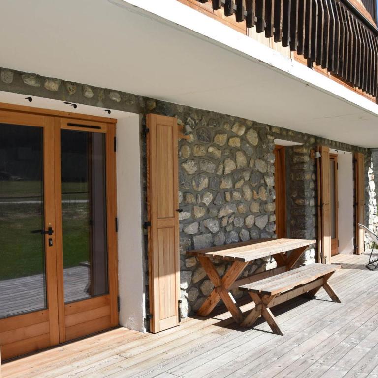 Rez-de-jardin ensoleillé, 3 pièces, proche centre et pistes, animaux acceptés - FR-1-464-206 - Apartamento - 18