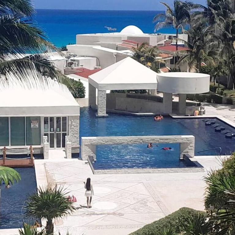Seaside Escape Studio in Cancun Beach - One-Bedroom Apartment - 32