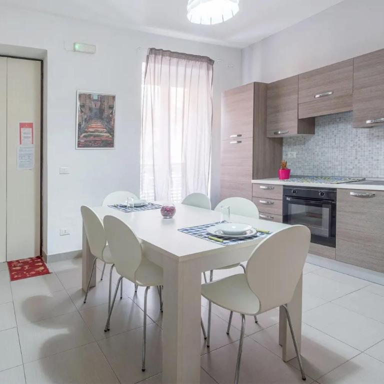 Casa Carlotta - Appartamento con Balcone - 12