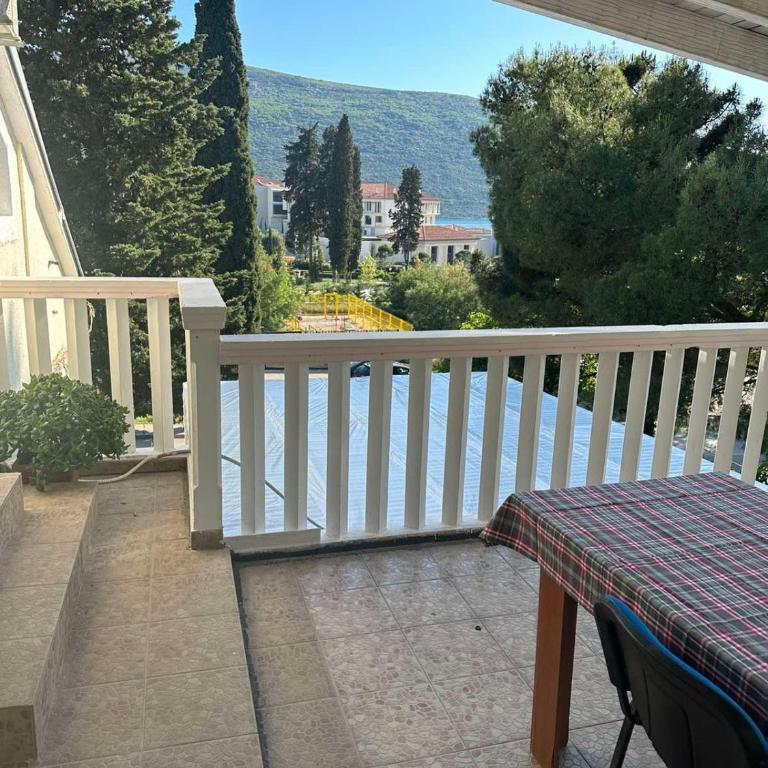 Apartman Sun house Kumbor 2 - One-Bedroom Apartment - 14