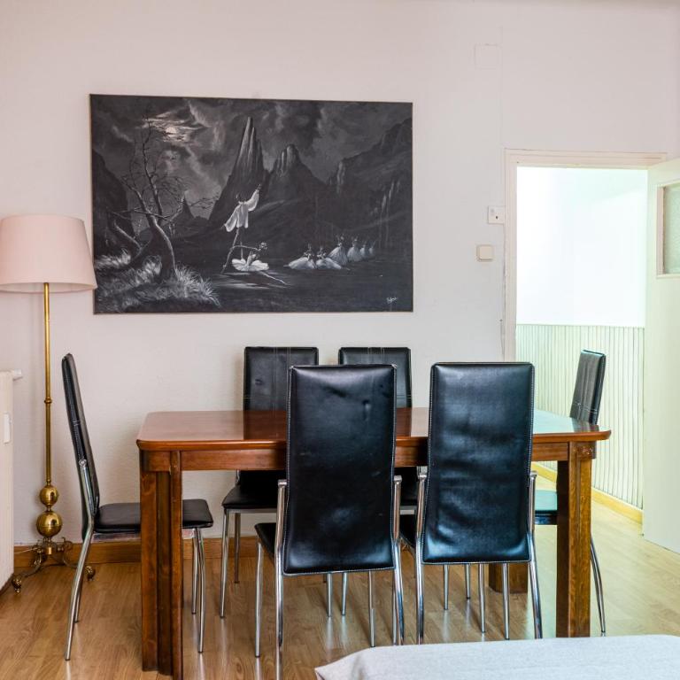 Amplio apartamento en Chamberí by beBalmy - Apartment - 3