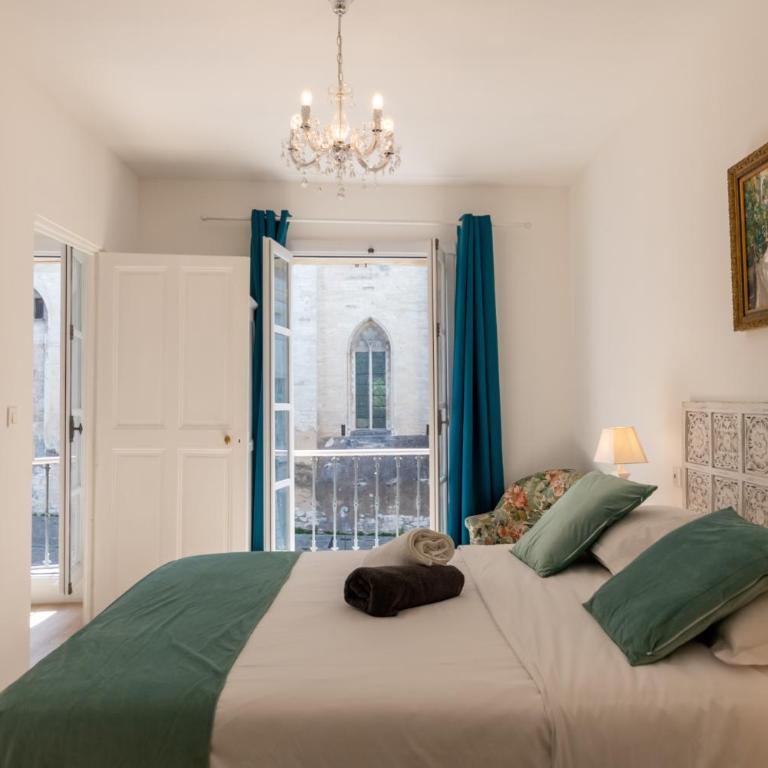 Bien d'exception en face du Palais des Papes - Appartement 2 Chambres - 13