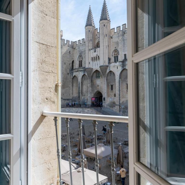 Bien d'exception en face du Palais des Papes - Appartement 2 Chambres - 4