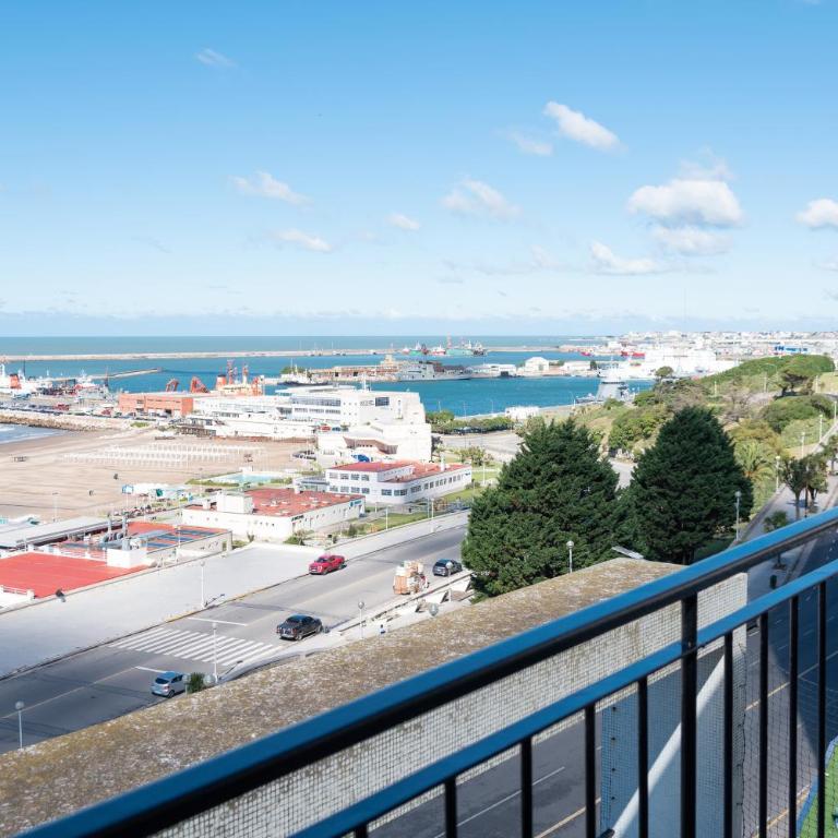 Depto con Amplia Terraza frente a Playa Grande en Edificio Premiado - Three-Bedroom Apartment - 8