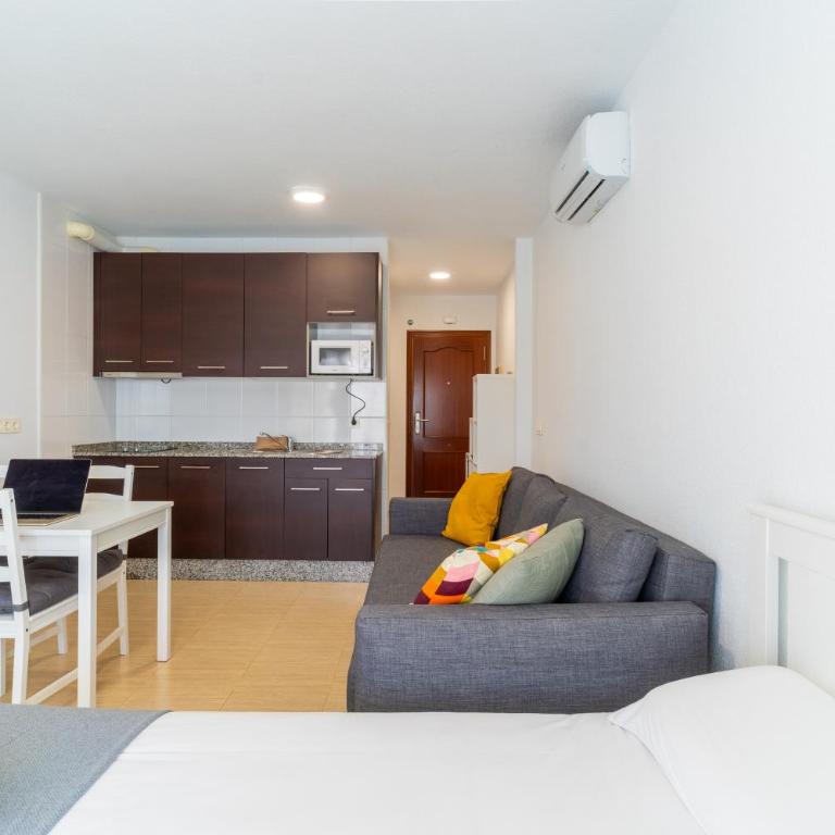 Santa Ana - One-Bedroom Apartment - 3