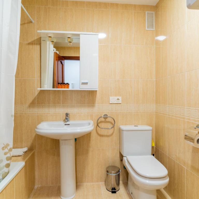 Santa Ana - One-Bedroom Apartment - 17