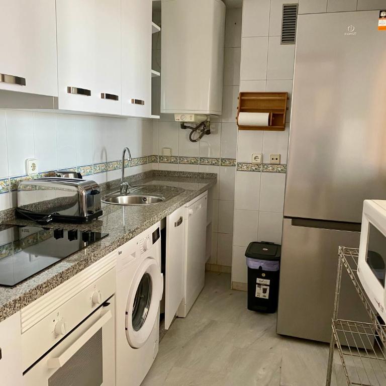 Seafront in Marbella with pool and garage - Two-Bedroom Apartment - 6