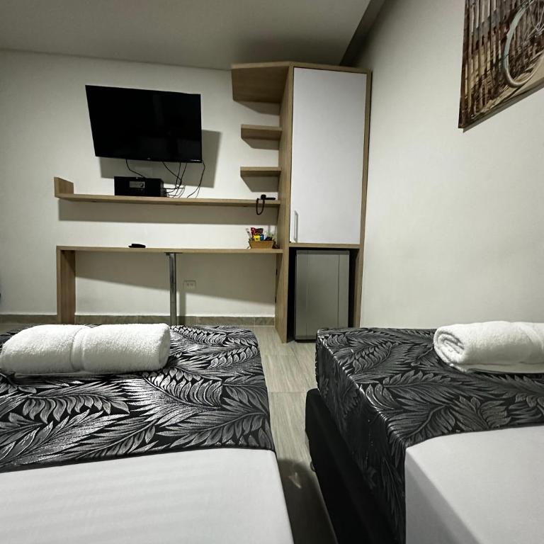 HOTEL PISO 12 - Habitación Familiar - 3