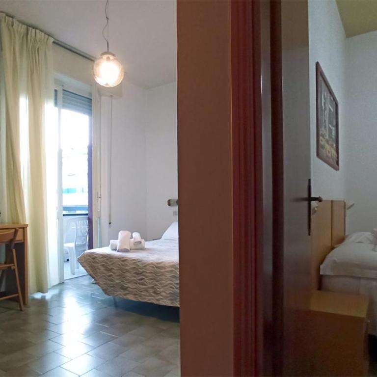 Hotel La Caravella - Camera Familiare - 3