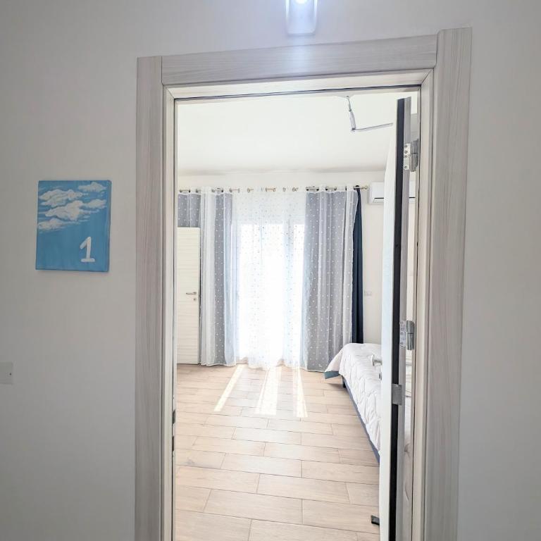 Stramontel - King Room - 28