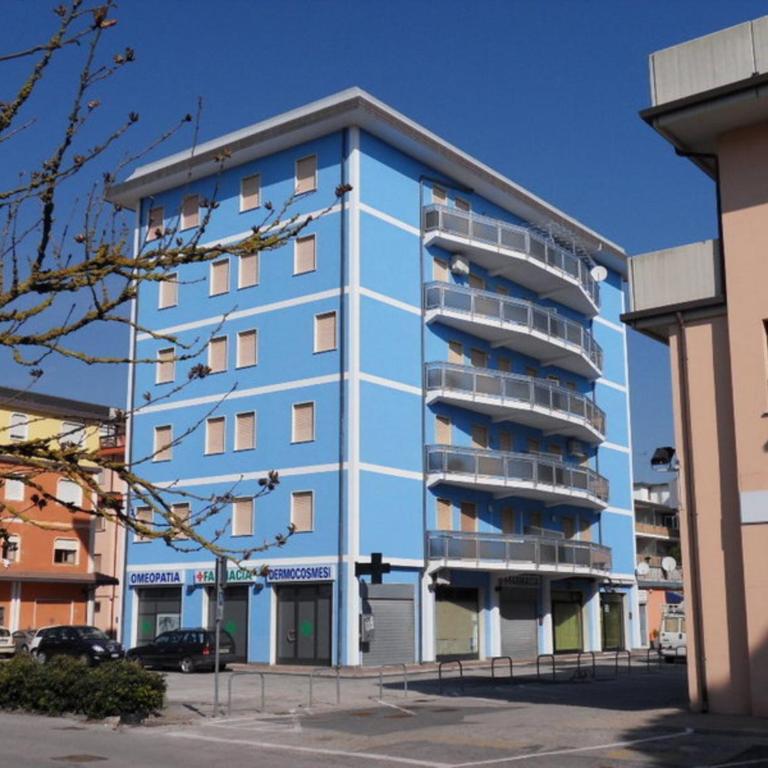 Bright flat in a colourful building - Beahost - Appartamento - 1