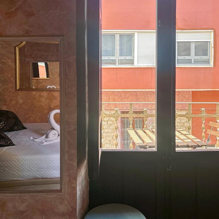 Utopía Alicante - Hotel Boutique para adultos - Double Room with Balcony - 8