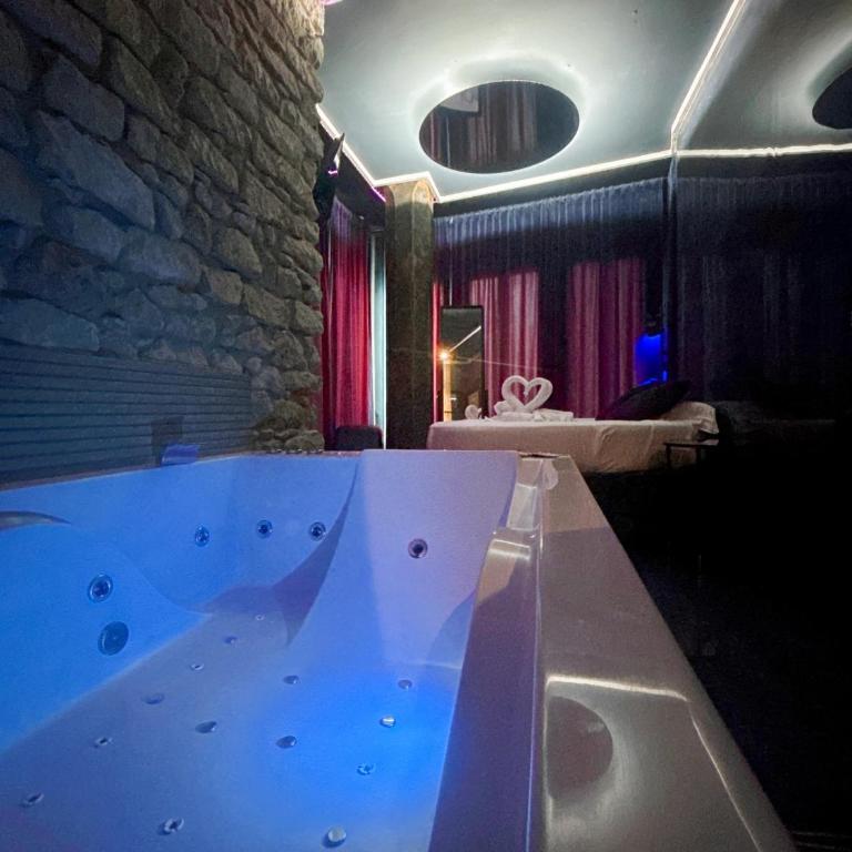 Utopía Alicante - Hotel Boutique para adultos - Deluxe Double Room with Bath - 3