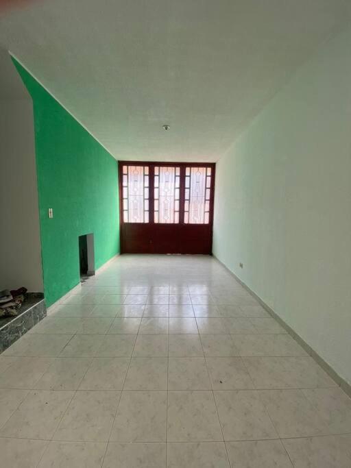Casa amplia con garaje - Two-Bedroom House - 14
