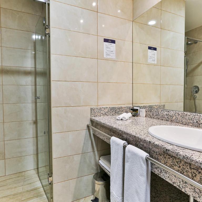 Kings Park Hotel - Triple Room - 4